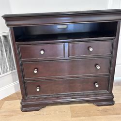 3 Drawer Wooden Dresser 