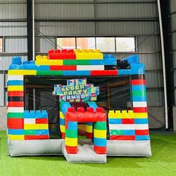 Brand new 5 bounced houses + 4 banners + 5 blowers