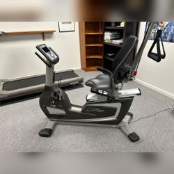 Bodycraft R25 Recumbent Bike Good Condition 10 Resistance Levels – Beachwood, OH
