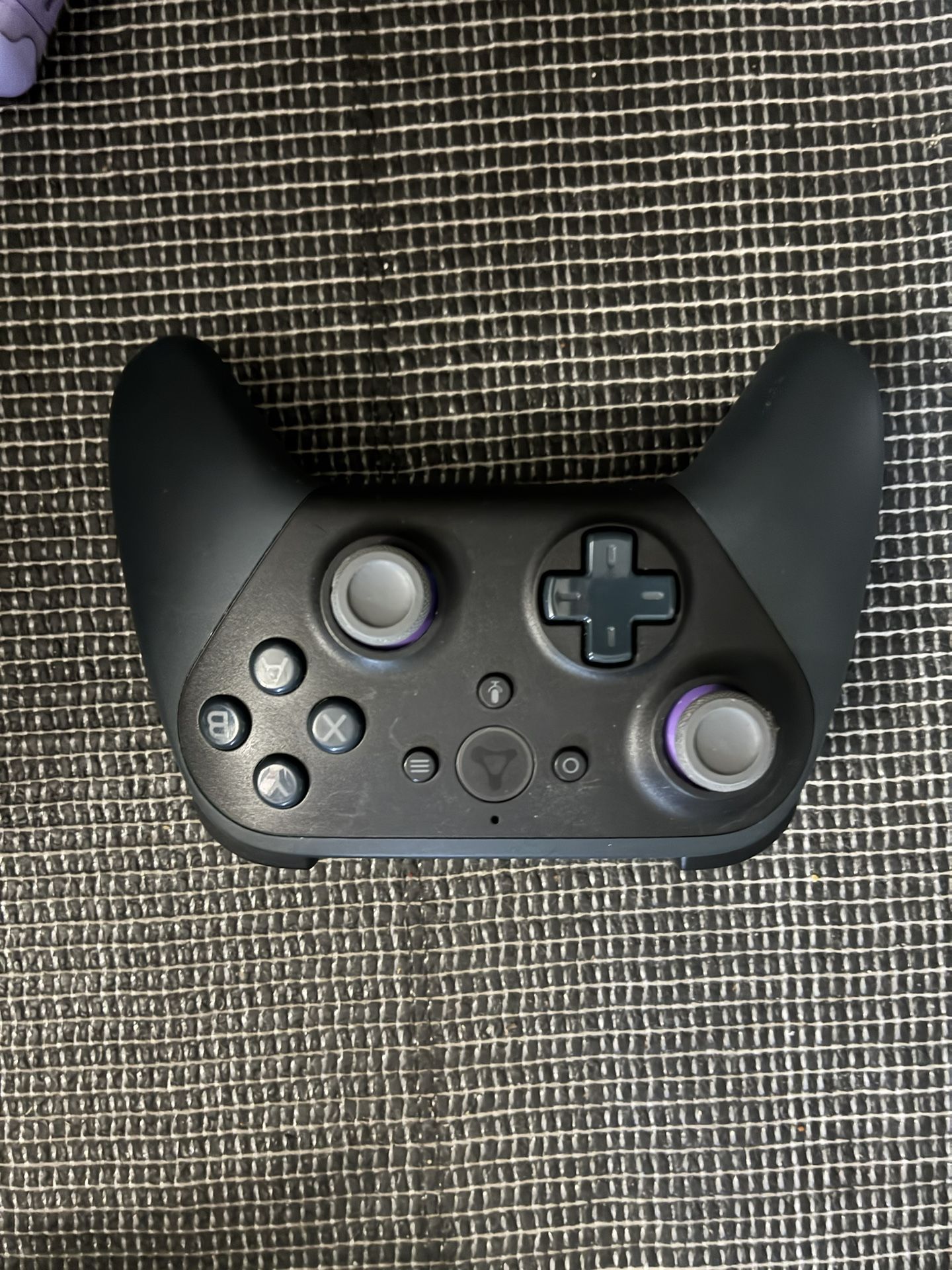 luna gaming controller
