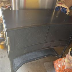 BEAUTIFUL CONSOLE TABLE 2 DOORS AND ONE DRAWER BLACK COLOR  WICKER DESIGN.