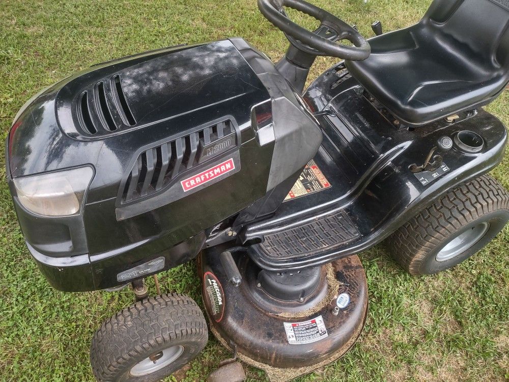 I Have A Nice craftsman riding lawnmower has New Blades and belts And new Battery Ready to cut grass