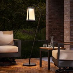 Member's Mark Vista Standing Solar & USB Floor Lamp $49.99