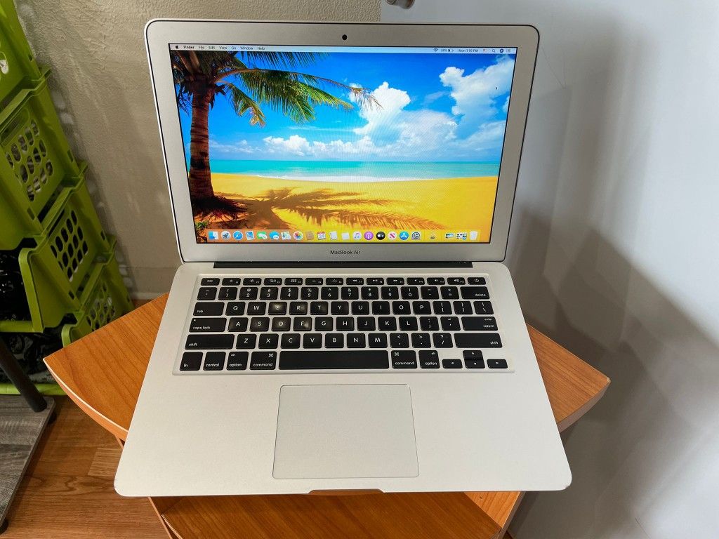 Apple MacBook Air 2015 i7 8GB 256GB Fully Functional