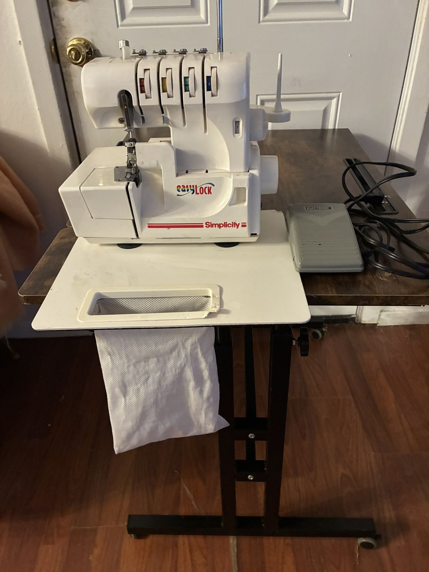 Singer Babylock Serger With Freearm