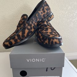 Vionic Loafers Cheetah
