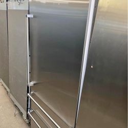 Viking 7 Series 36” Built In Refrigerator 