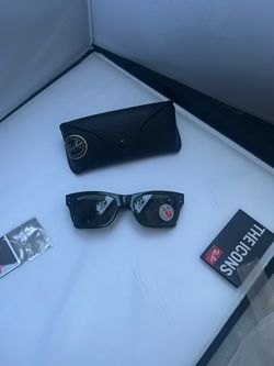 Ray-Ban Polarized Sunglasses with Case