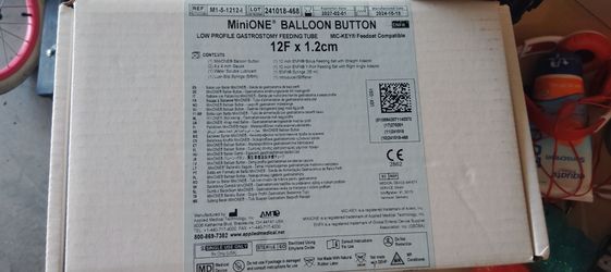 Mini one balloon button