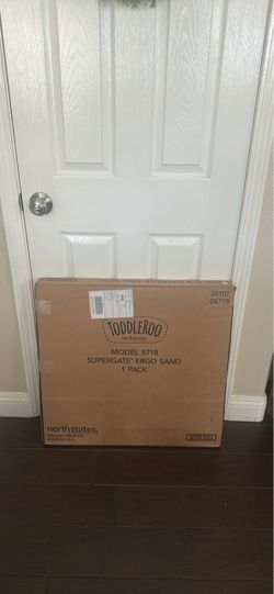 Toddleroo by North States - Supergate Ergo Baby Gate: Plastic Baby Gate for Stairs & Doorways