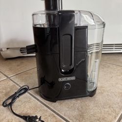 Black & Decker 400-Watt Vegetable and Fruit Juicer Extractor, Dishwasher Safe