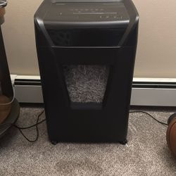 Staples Pro Series 