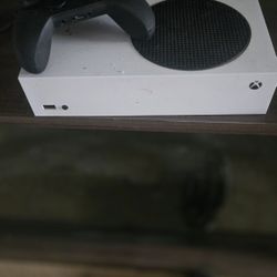 Xbox With Controller And Head Phones 