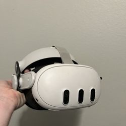 Oculus Quest 3 With Golf Club Attachment And Battery Pack