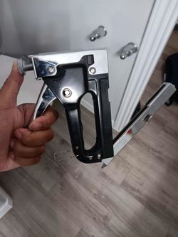 Staple gun