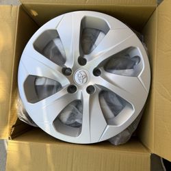 Toyota RAV4 Hubcaps / Rims