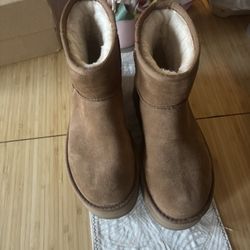 UGG low cut platform boot