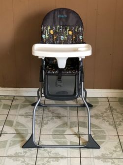 LIKE NEW CONVERTIBLE HIGH CHAIR!!!!
