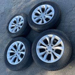 4 - 215/65r17 5x115 5x114.3 5x4.5 Stock Chrysler 300 Wheels Rims Good Michelin Tires