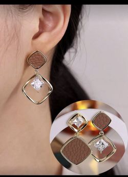 Beautiful 😍 Women’s Color Block Gems 