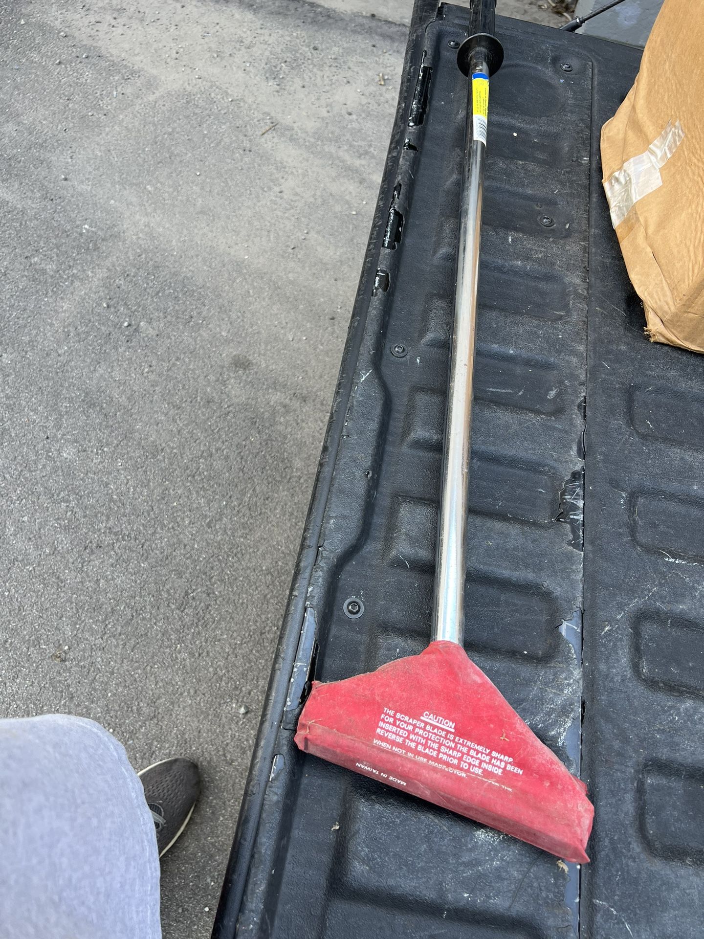8" Adjustable Razor Floor Scraper
