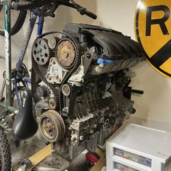 Volvo 2.4 /5 Cylinder Engine 