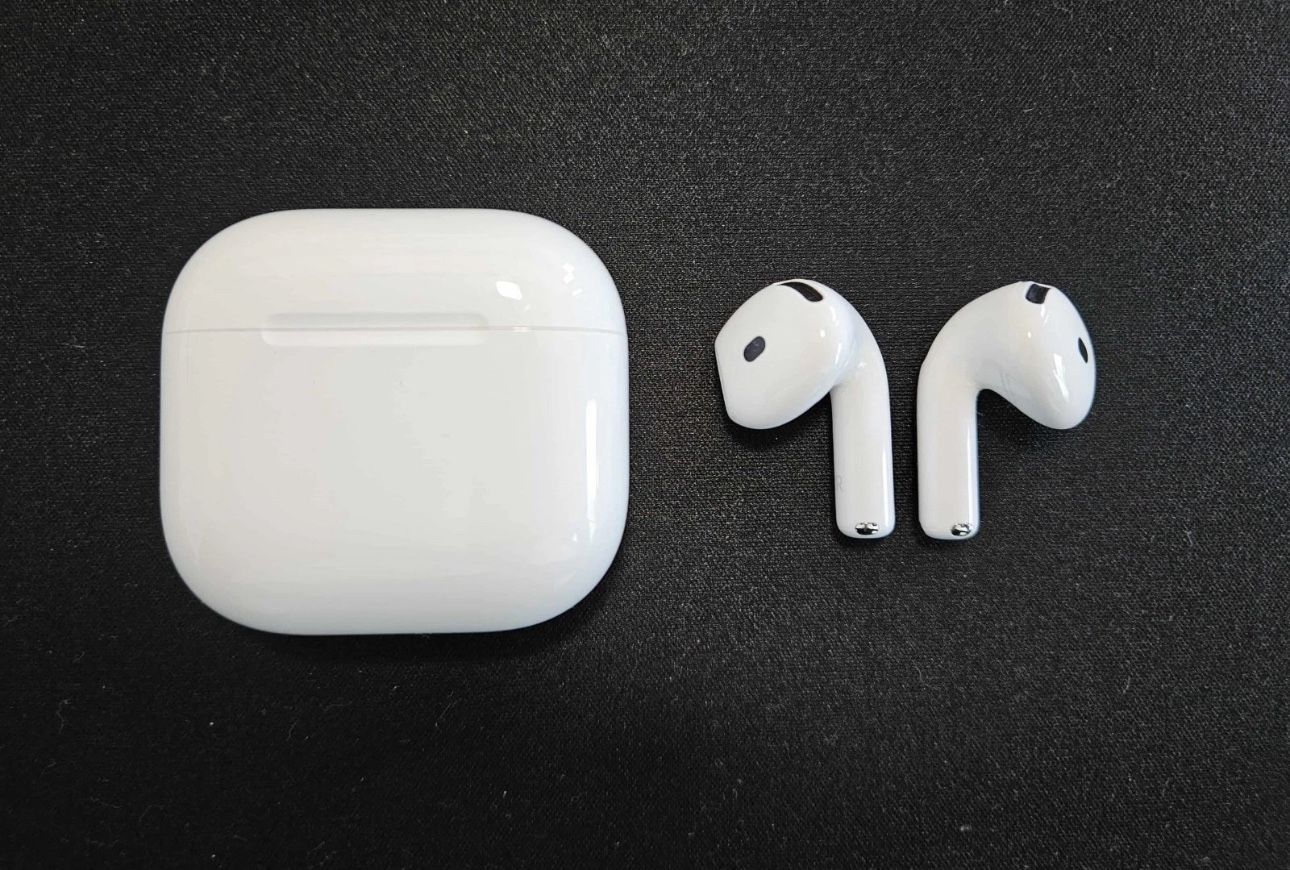 (SALE) Generation 4 Pods Active Noise Canceling