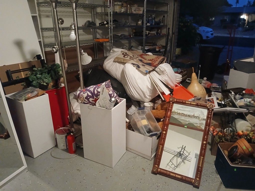 Free Stuff Much More Than What's Pictured Here Come And Get It