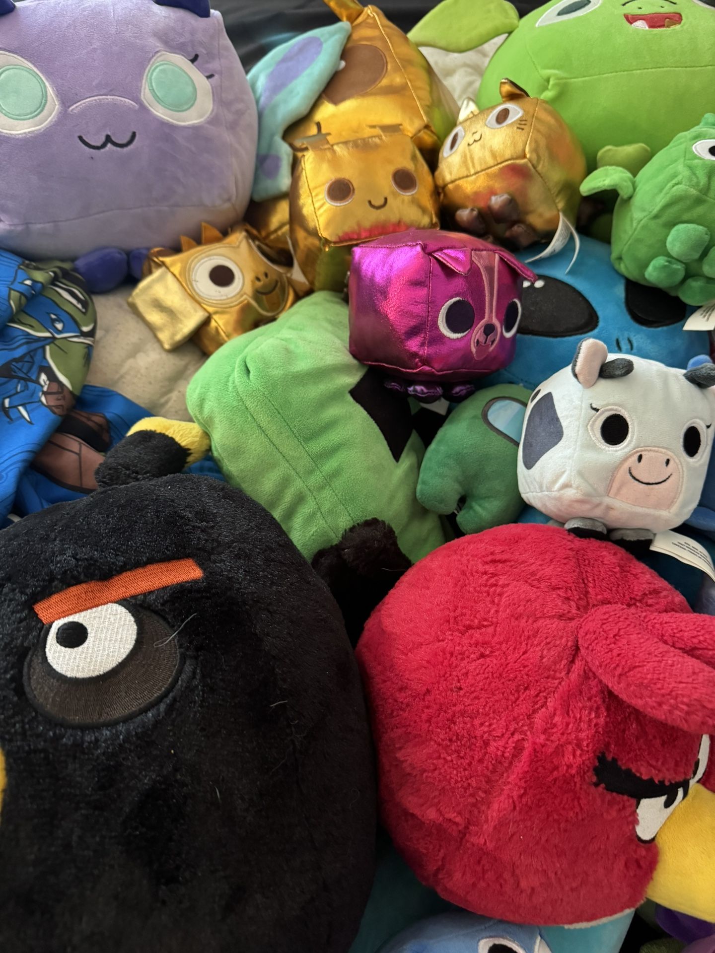 Angry birds And pet Simulator plushies!