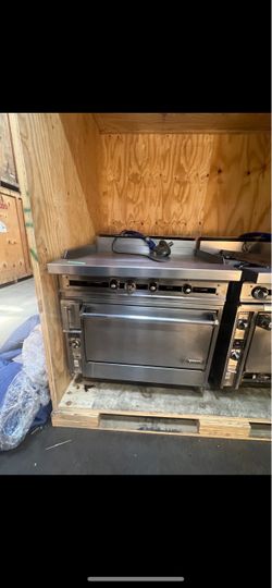 Jade range flat grill with convection oven
