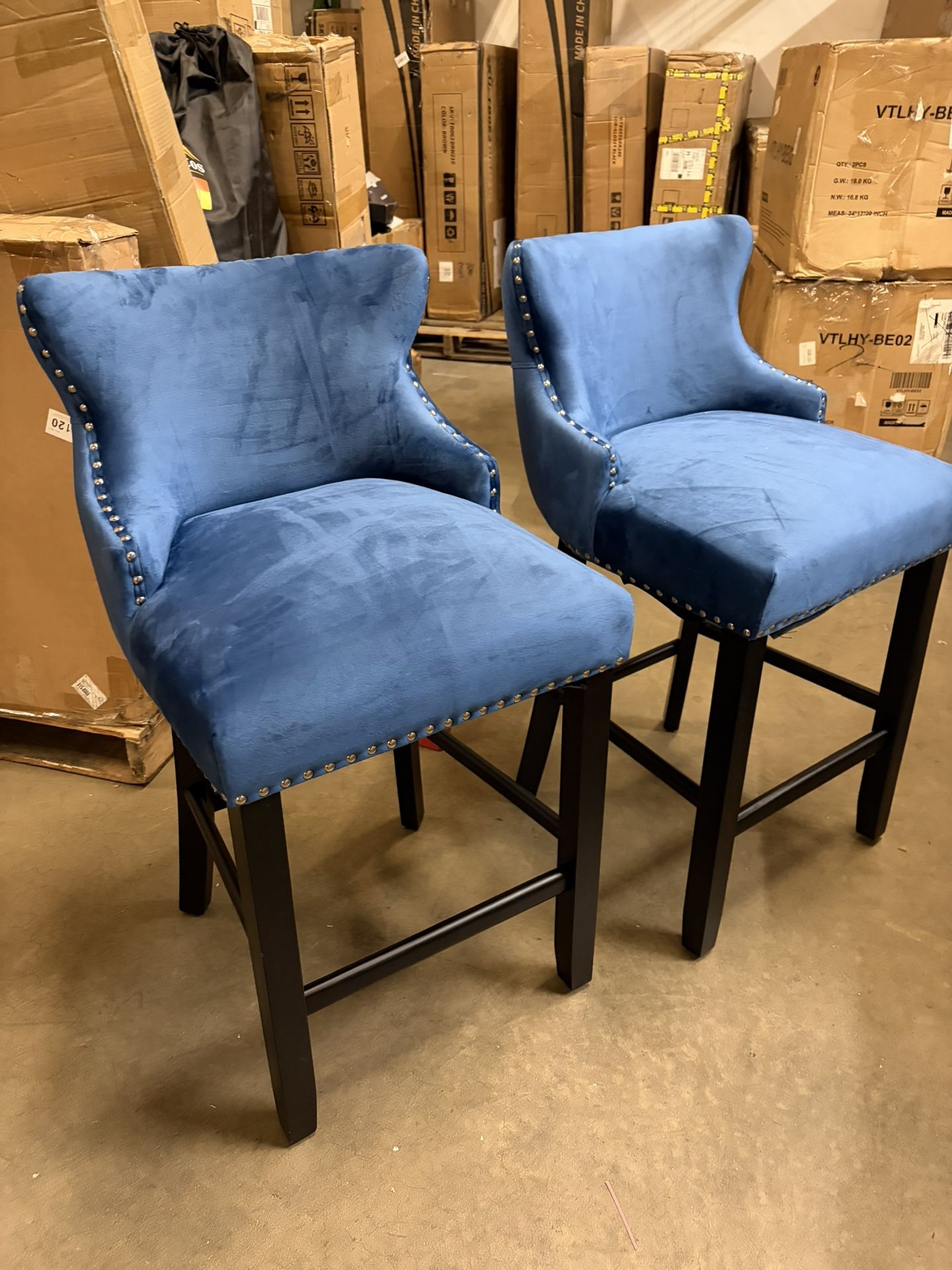 Velvet Bar Stools Set of 2, Tufted Counter Height with Back, Upholstered Wooden Stools for Kitchen Island Dining, Cafe, Pub (Navy Blue)