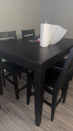Black table 4 chairs