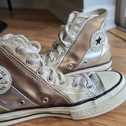 EUC Converse All-star Chuck Taylor Women's 6.5 High Top shoes