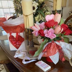 ($25)  Flower Arrangement Including Gifts 