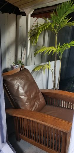 oversized leather reclining chair.