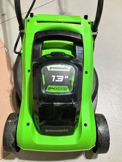 Greenworks 24V 13in Push Lawn Mower, INCLUDED: 4.0 Ah Battery and Charger.