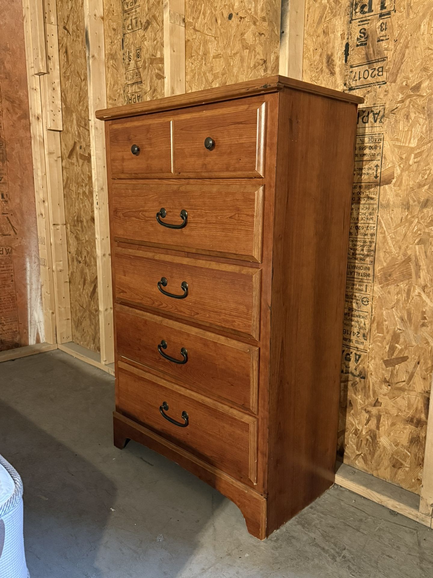 5 Drawer Maple Chest Dresser - Delivery Available!