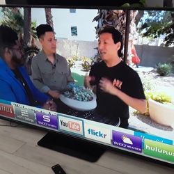 Vizio Smart TV  70 Inches 