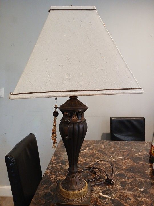 Lámpara De Mesa