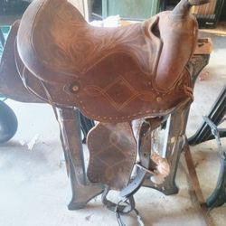 Saddle
