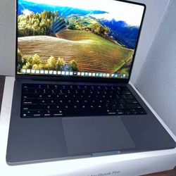 M3 Apple Laptop