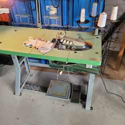 Industrial Sewing Machine 4 Thread With Cutter And Seam Stitch