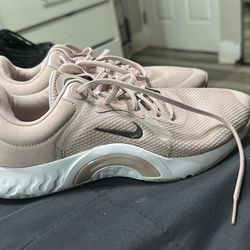 nike size 8 de mujer en muy buenas condiciones