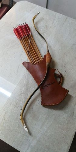 Traditional Recurve Bow Set with Arrows & Leather Hip Quiver