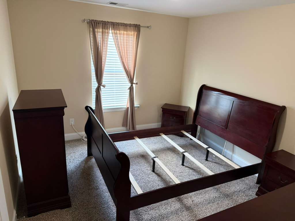 5 Piece Mahogany Wooden Bedroom Set
