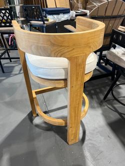 VICTORIA TEAK BAR STOOL Width (in)	23.2 Depth (in)	22.8 Height (in)	45.3 Weight (lb)	50.3 Seat Height (in)	29.9 Arm Height (in)	38.5  Brand Harbour Ou