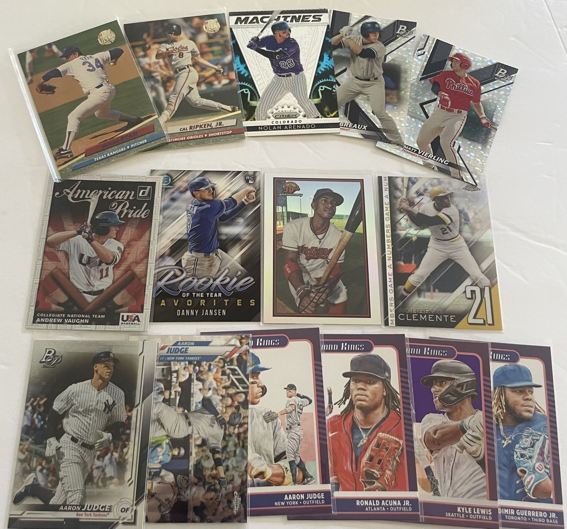 Lot Of 15 Baseball Cards 