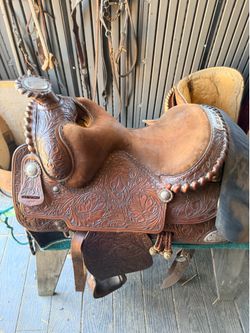 Broken Horn Saddle