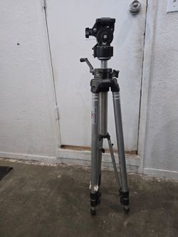 Professional tripod