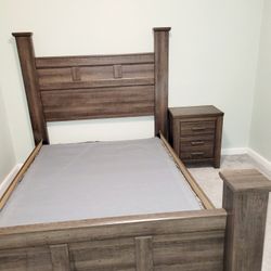 Juararo Queen Size Bed